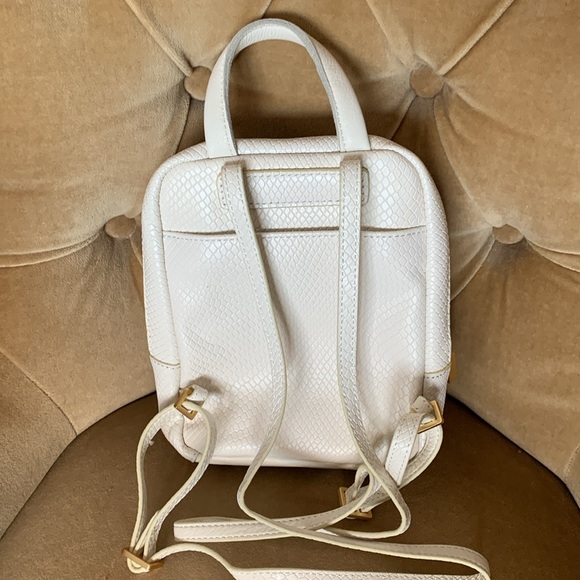 Hammitt Mini Hunter Backpack in Marshmallow with Gold Rivits - Picture 4 of 12